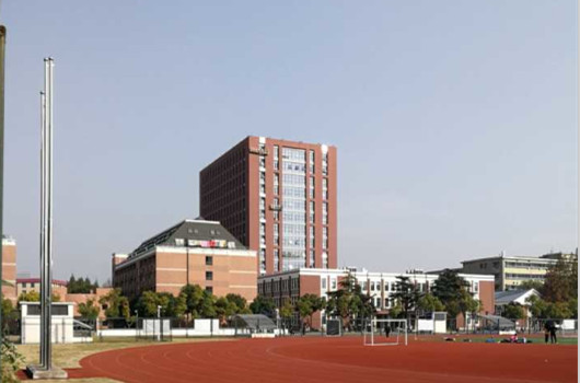 1533264108192982.jpg 校园1.jpg